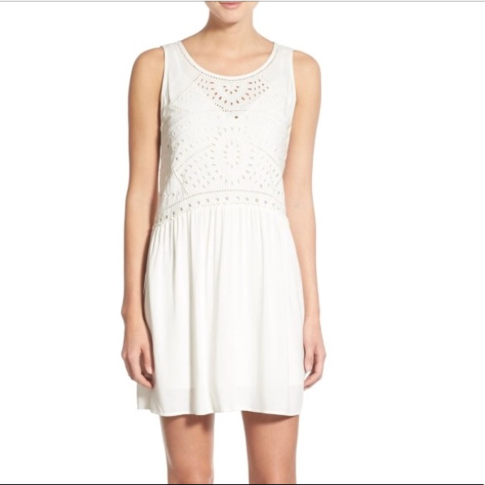 Hinge Embroidered A-line White Dress M